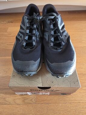 Saucony Peregrine 12 Men’s Athletic Shoes - Black and Gray Size 10